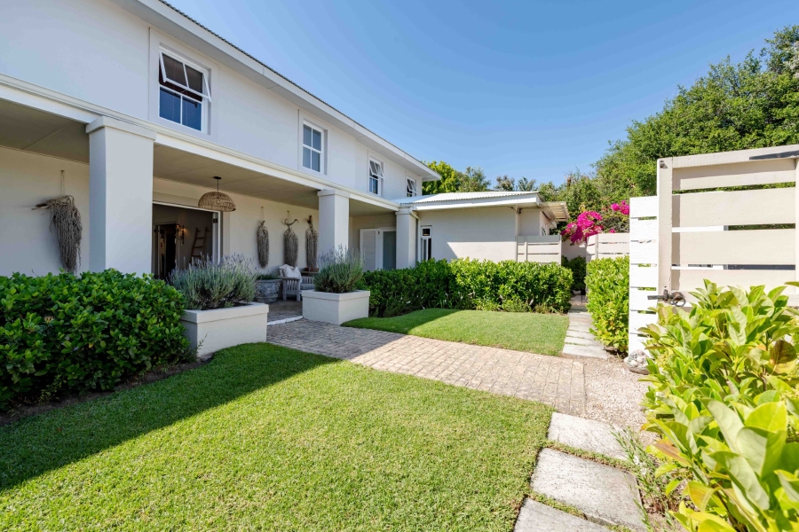 7 Bedroom Property for Sale in Goose Valley Western Cape